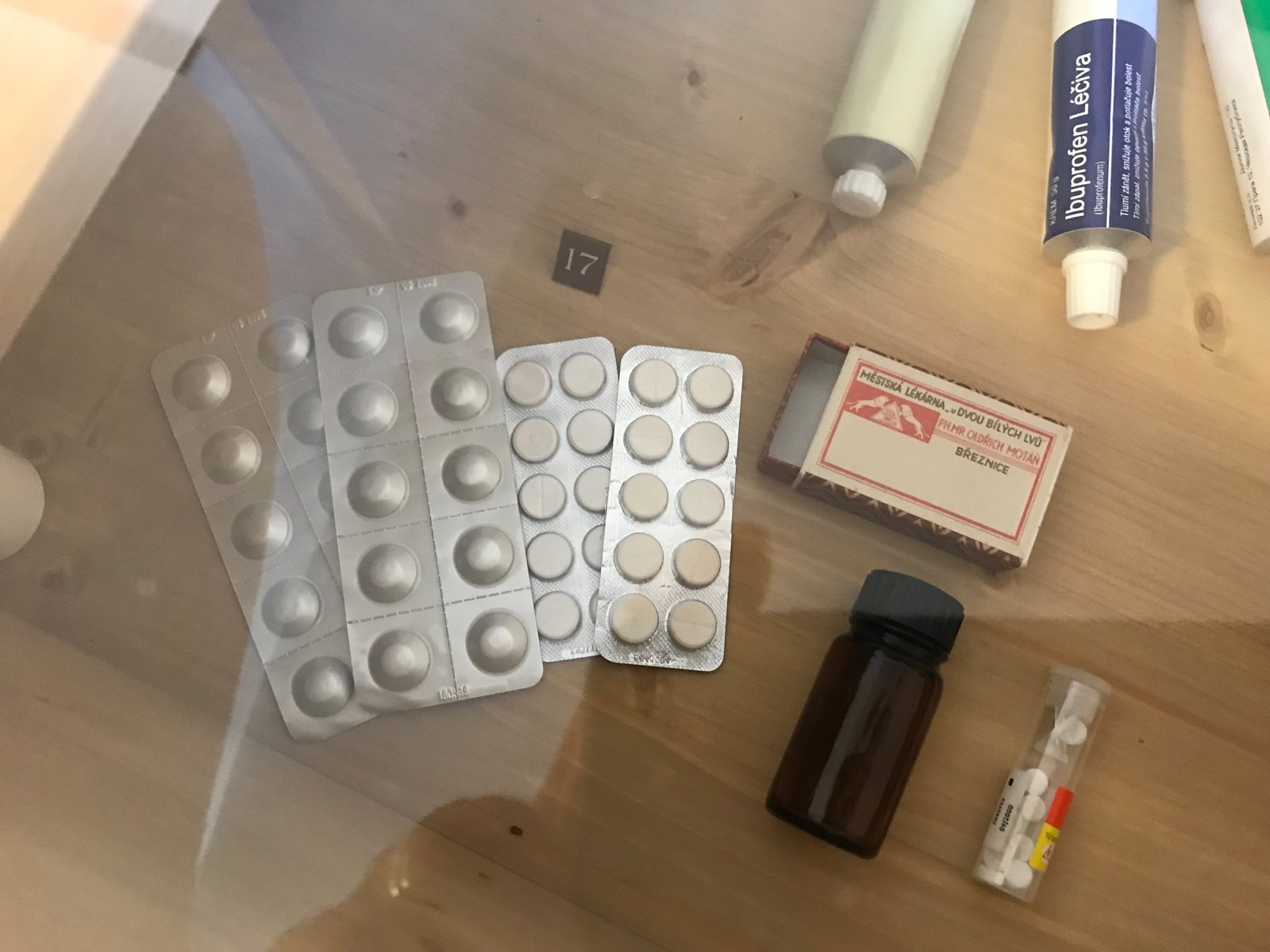 CEPACOL PLUS WITH ANAESTHETIC blackcurrant        flavour lozenge blister pack